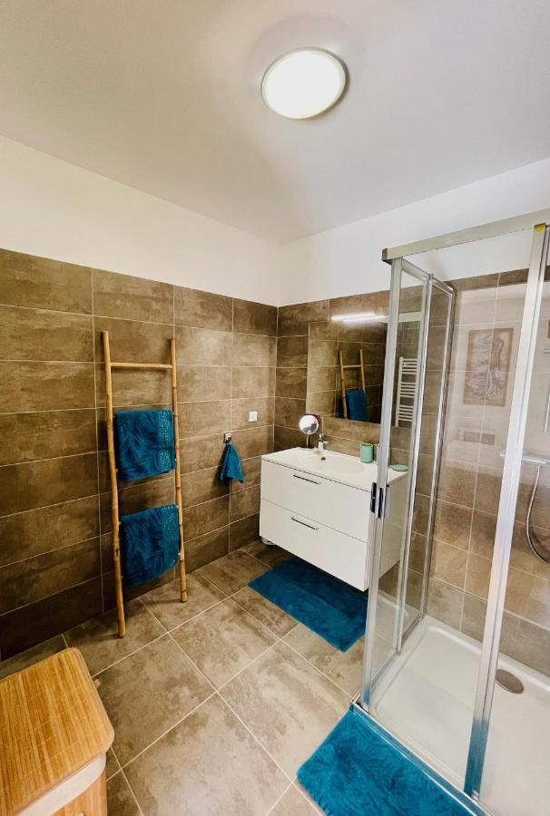 Ajaccio T2 Grand Standing Neuf - Centre Et Plages - 4 Personnes - Parking Prive *